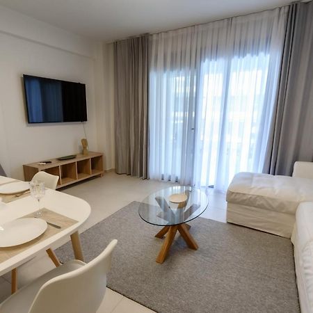 Itaka Familiy Apartments - Halkidiki Suites Com Никити Екстериор снимка
