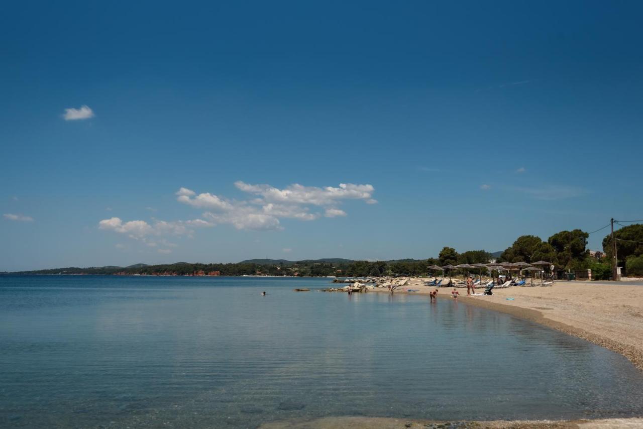 Itaka Familiy Apartments - Halkidiki Suites Com Никити Екстериор снимка