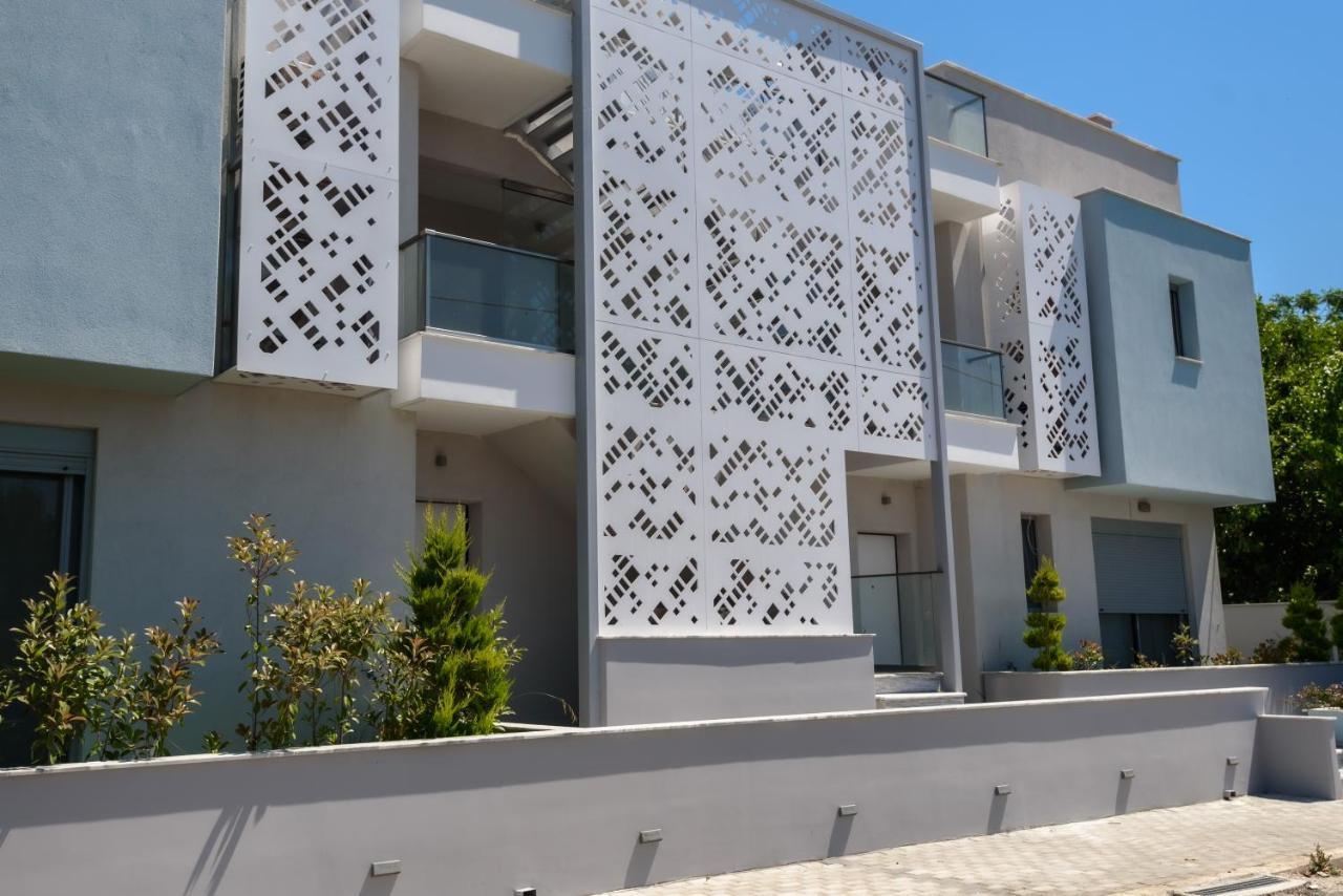 Itaka Familiy Apartments - Halkidiki Suites Com Никити Екстериор снимка